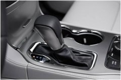 随费者审美需求以及行业的成长趋向